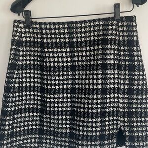 Dynamite Black and White Houndstooth Skirt